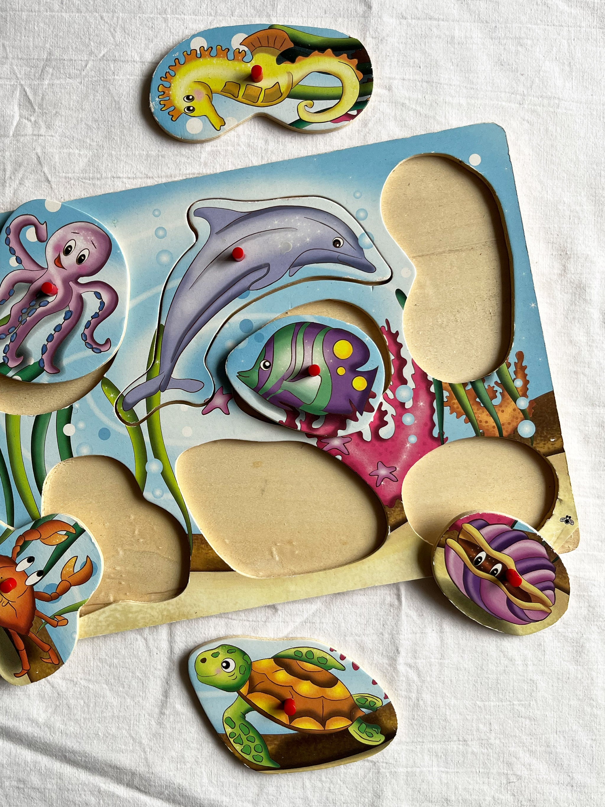 Pre-owned: Wooden Sea Life Peg Puzzle