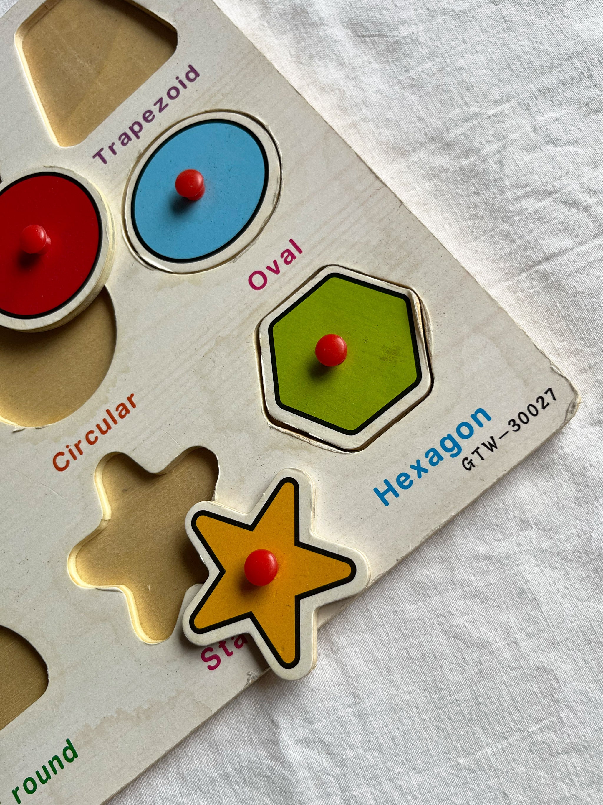 Pre-owned: Wooden Shapes & Colours Puzzle
