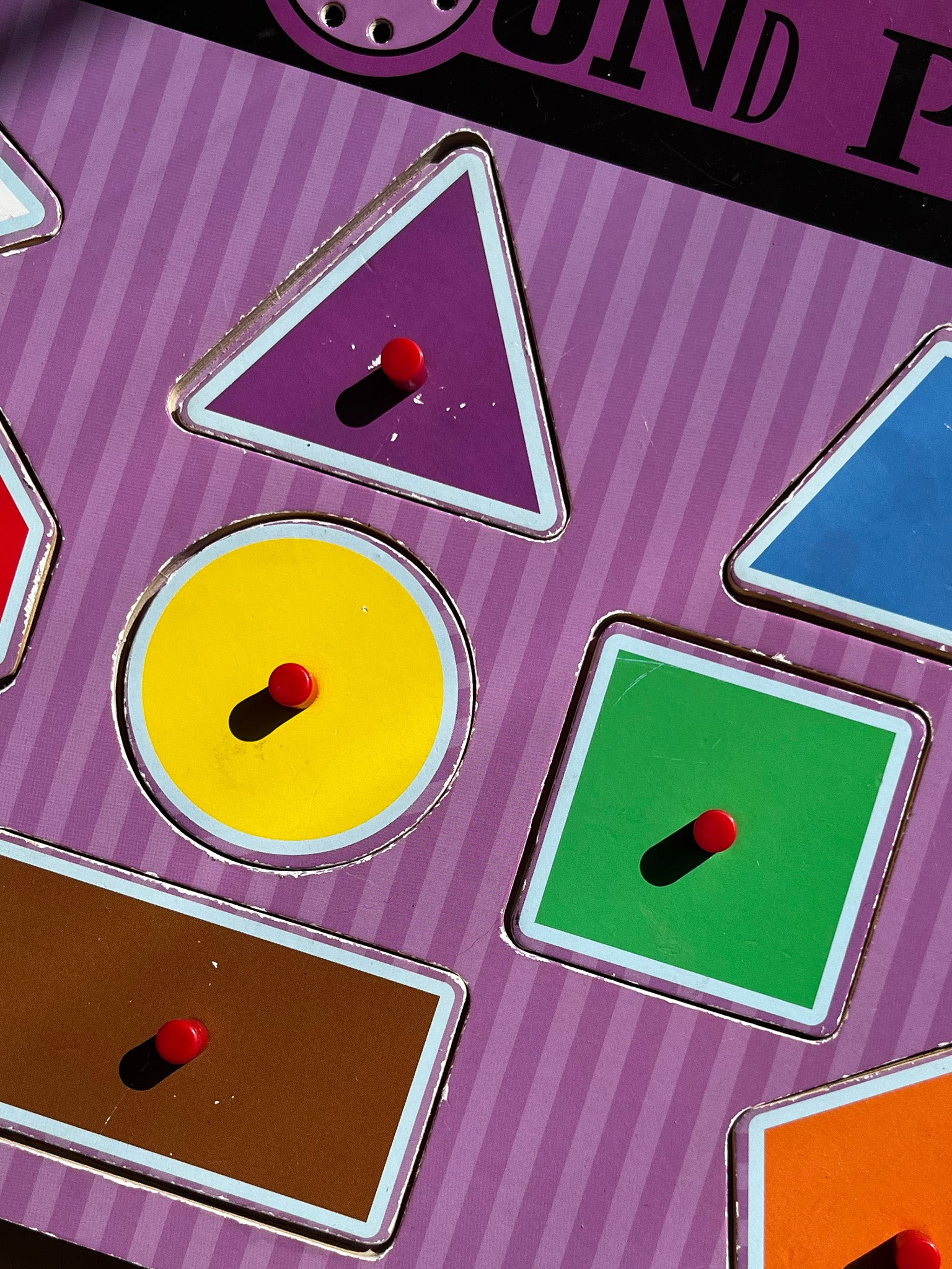 Pre-owned: Shapes Wooden Peg Puzzle